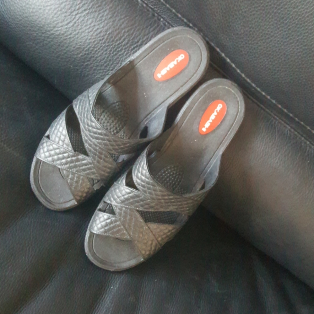 Okabashi sandals. Medium black